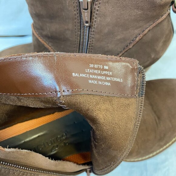 Clarks Structured brown suede Western bootie, Size 9, like new, comfortable - Picture 3 of 5